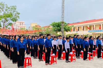 Trường THCS Thượng Kiệm tổ chức Lễ kết nạp đoàn viên và vinh danh học sinh có thành tích cao trong kỳ thi chọn học sinh giỏi cấp tỉnh năm học 2025-2026